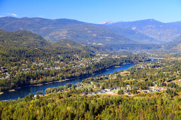 istock Castlegar Columbia River Landscape 1352960300
