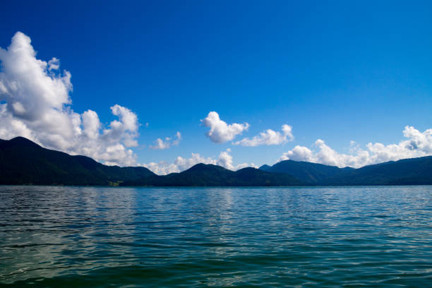 view on lake walchensee and the alps in the background in bavaria - walchensee lake imagens e fotografias de stock