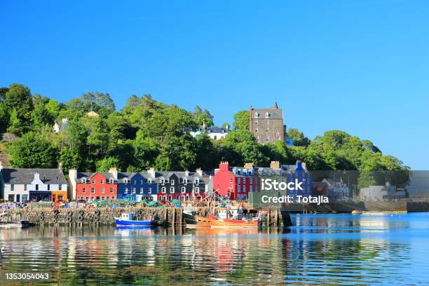 Tobermory On The Island Of Mull Stock Photo - Download Image Now - Mull, Island, Bay of Water