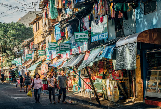 crowded street in manila, philippines - manila imagens e fotografias de stock