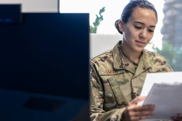 istock Air Force Military member in an office 1353111704