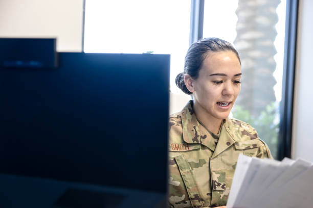 istock Air Force Military member in an office 1353111738