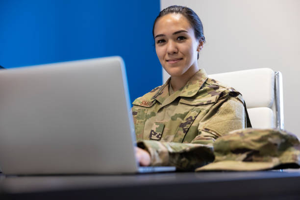 istock Air Force Military member in an office 1353111829
