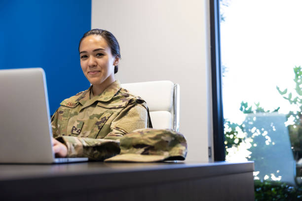 istock Air Force Military member in an office 1353111860