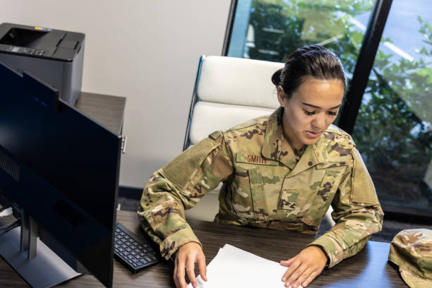 istock Air Force Military member in an office 1353111914
