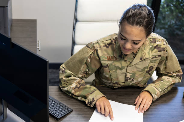 istock Air Force Military member in an office 1353113814