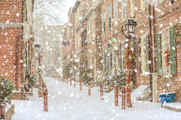 istock Snowy Philadelphia 1353130791
