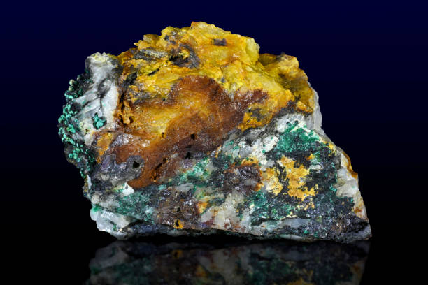 istock Pseudomalachite mineral - Podlipa, Lubietova, Slovakia 1353174810