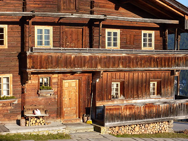 istock old mountain farmhouse 135319383