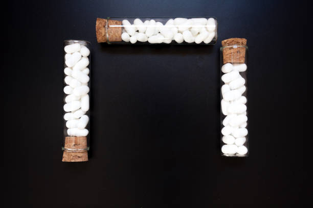 almendras jordan en tubo de vidrio, decoración de bodas - boda corcho fotografías e imágenes de stock