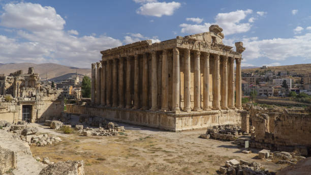 temple of bacchus. ruins of baalbek. lebanon - baalbek imagens e fotografias de stock