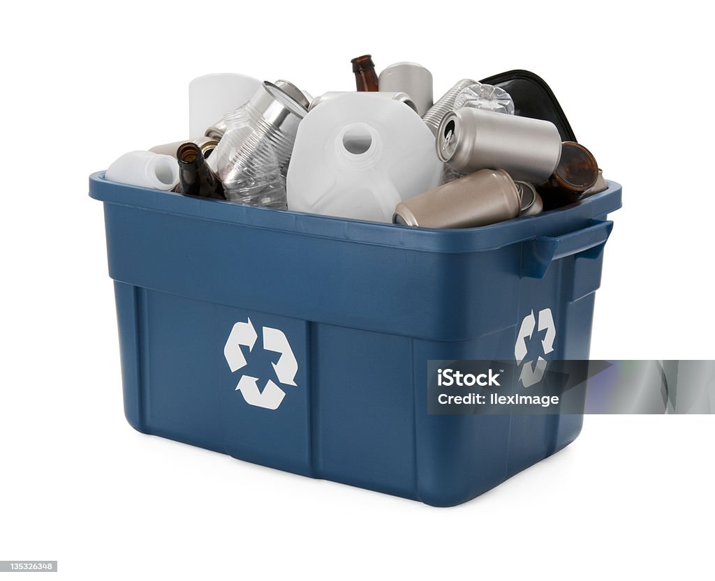 Recyclage de canettes et bouteilles et matières plastiques-Bas-angle - Photo de Aluminium libre de droits