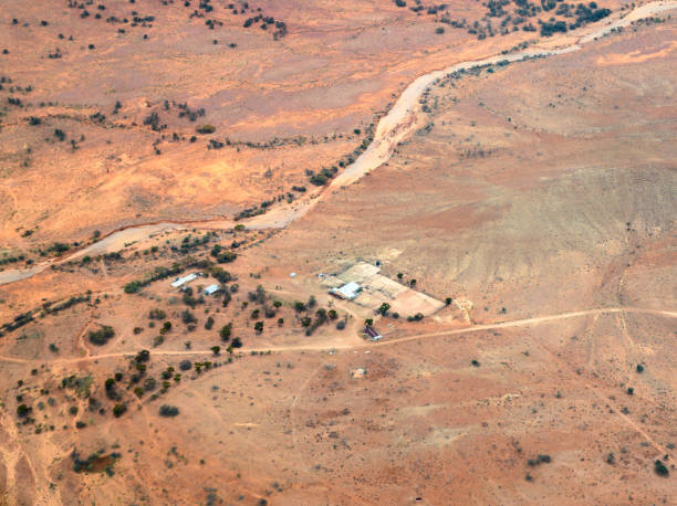 オーストラリアの空中写真。 - cattle station ストックフォトと画像