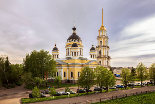 кафедральный собор в рыбинске - yaroslavl russia religion church стоковые фото и изображения