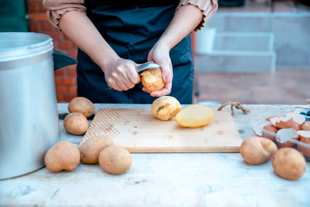 istock TV Cooking organic food 1353397106
