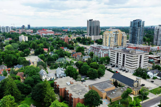 aerial of waterloo, ontario, kanada centrum miasta - waterloo ontario zdjęcia i obrazy z banku zdjęć