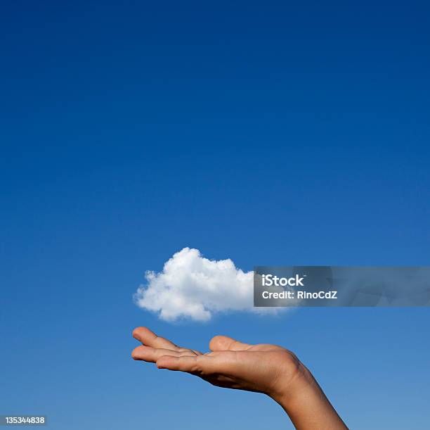Cloud A Mano Cuadrada Foto de stock y más banco de imágenes de Aire libre - Aire libre, Azul, Blanco - Color