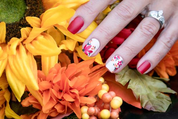 istock Autumn Colors Nail Art Design 1353450967