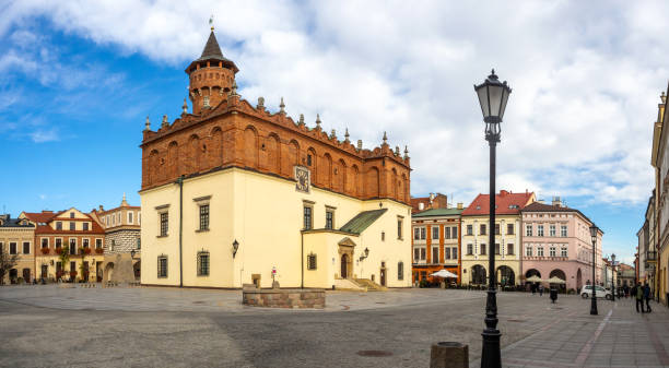 istock Renaissance city hall in Tarnow, Poland 1353464004
