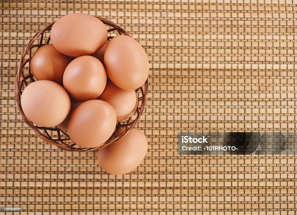 Still Life-ovos na Cesta de Vime - Royalty-free Alimentação Saudável Foto de stock