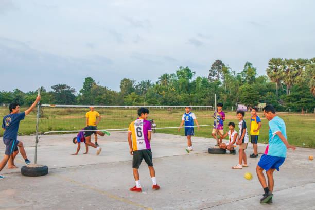 sepak takraw or kick volleyball in southeast asia, - sepaktakraw imagens e fotografias de stock