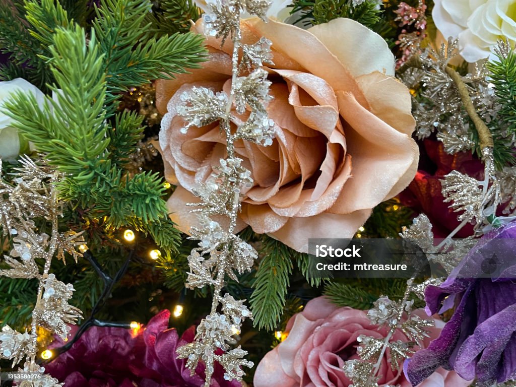 Hình Ảnh Cận Cảnh Những Món Đồ Trang Trí Đầu Hoa Hồng Trắng Pastel ...