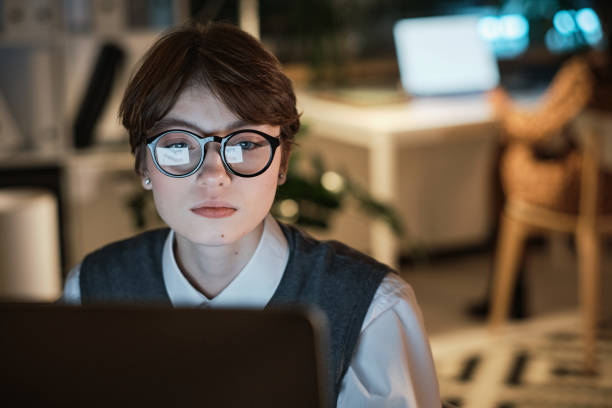 istock Businesswoman working on latop at office 1353593853