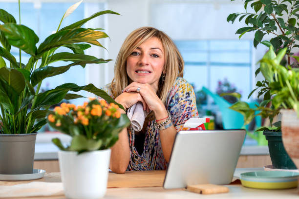 istock Taking care of houseplants 1353596444