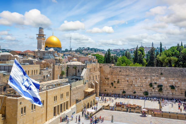 vista del muro occidental y la mezquita al-aqsa, jerusalén, israel - the western wall wall east city fotografías e imágenes de stock