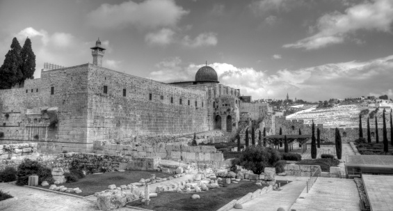 Temple mount Al Aqsa mosque and old city jerusalem walls