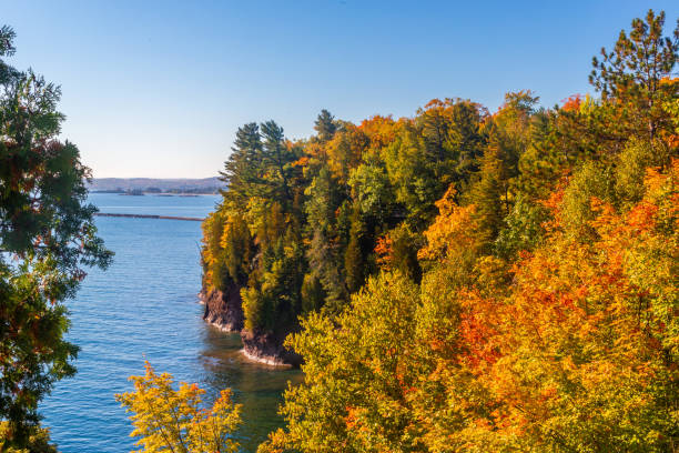 istock Autumn comes to Lake Superior 1353668188