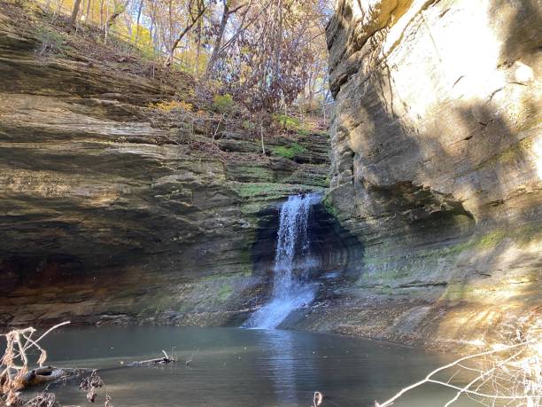 istock Fall Color in starved rock state park and Matthiessen park 1353690564