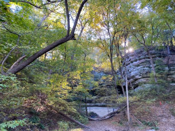 istock Fall Color in starved rock state park and Matthiessen park 1353690657
