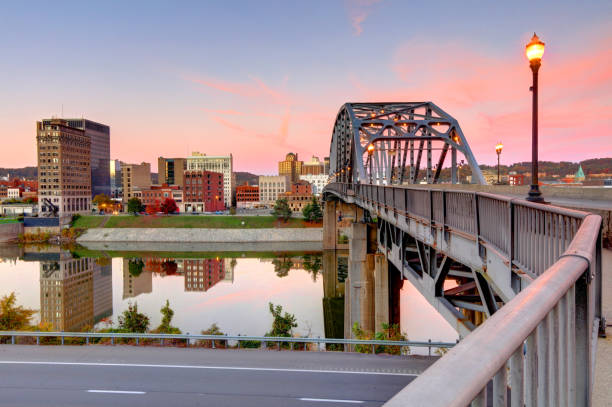 istock Charleston, West Virginia 1353704642