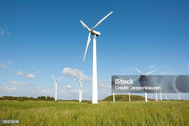 Turbinas Eólicas Foto de stock y más banco de imágenes de Aerogenerador - Aerogenerador, Dinamarca, Agricultura