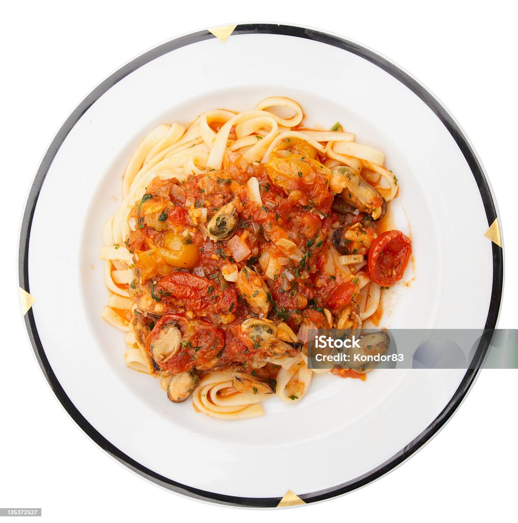 Mariscos fritos com pasta isolada no branco - Foto de stock de Alimentação Saudável royalty-free