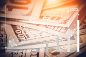 finanzdiagramme-die-wachsende-einnahmen-im-jahr-2022-auf-perspektivische-sicht-des.jpg?b=1&s=170x170&k=20&c=G_g3W_ZyvRi3UNBXGnzpNjoy86pbXDvLJDWra3Yr25w=