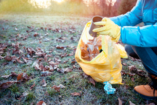 istock It's not hard to pick up the trash 1353788450