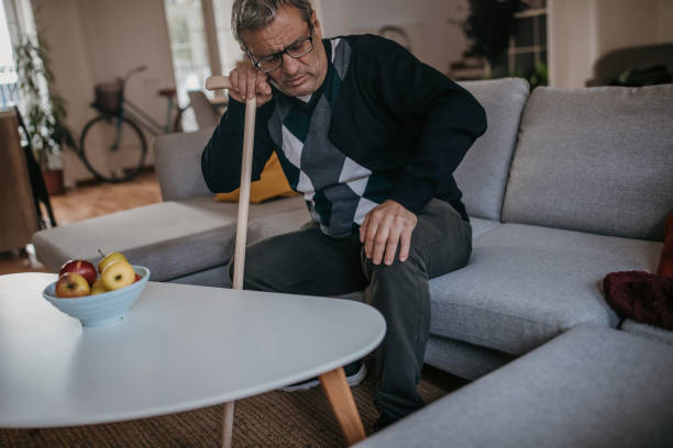 istock Pain in the human knee, arthritis 1353811009