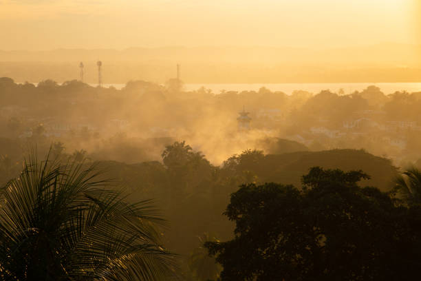 восход солнца, мауламийн - developing countries фотографии стоковые фото и изображения