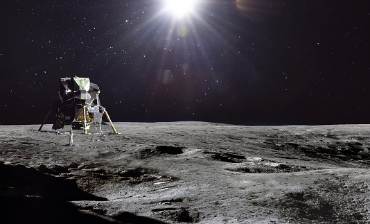 Superficie lunar y estrellas con luz solar en el espacio exterior. Exploración del Sistema Solar. Programa espacial lunar Artemisa. Elementos de esta imagen proporcionada por la NASA photo
