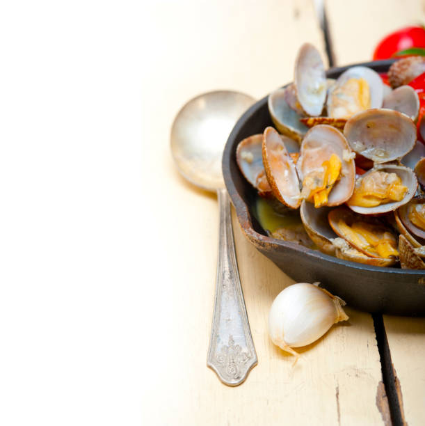 istock fresh clams on an iron skillet 1353870198