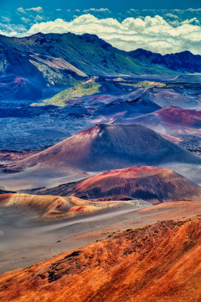 ハワイ諸島マウイ島のハレアカラ国立公園 - maui haleakala national park hawaii islands usa ストックフォトと画像