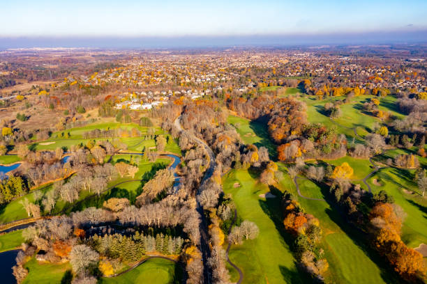 aerial view of residential distratic at rutherford road and islinton ave., detached and duplex house, woodbridge, vaughan, canada - deciduous tree autumn canada house imagens e fotografias de stock