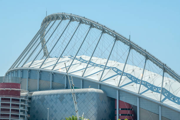 torcia doha e stadio khalifa - fifa world cup foto e immagini stock