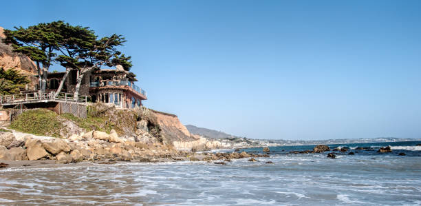 istock Piedra Beach in Malibu 1353986383