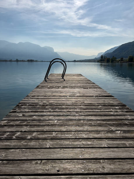 lago caldaro, lago caldaro - lake caldaro fotografías e imágenes de stock