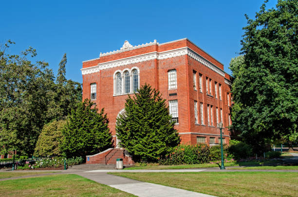 istock University of Oregon - Chapman Hall 1353992777