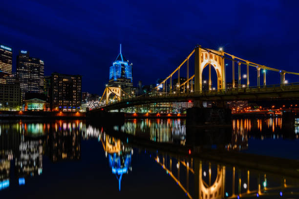 istock Pittsburgh's Steel City Lights 1354077661