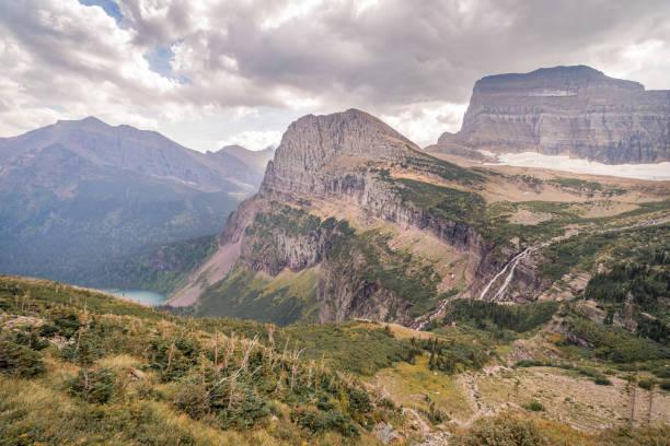 istock Grinnell Lake hike 1354098453